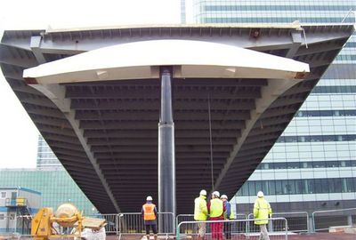 Hydraulic cylinder for Canary wharf bridge in London